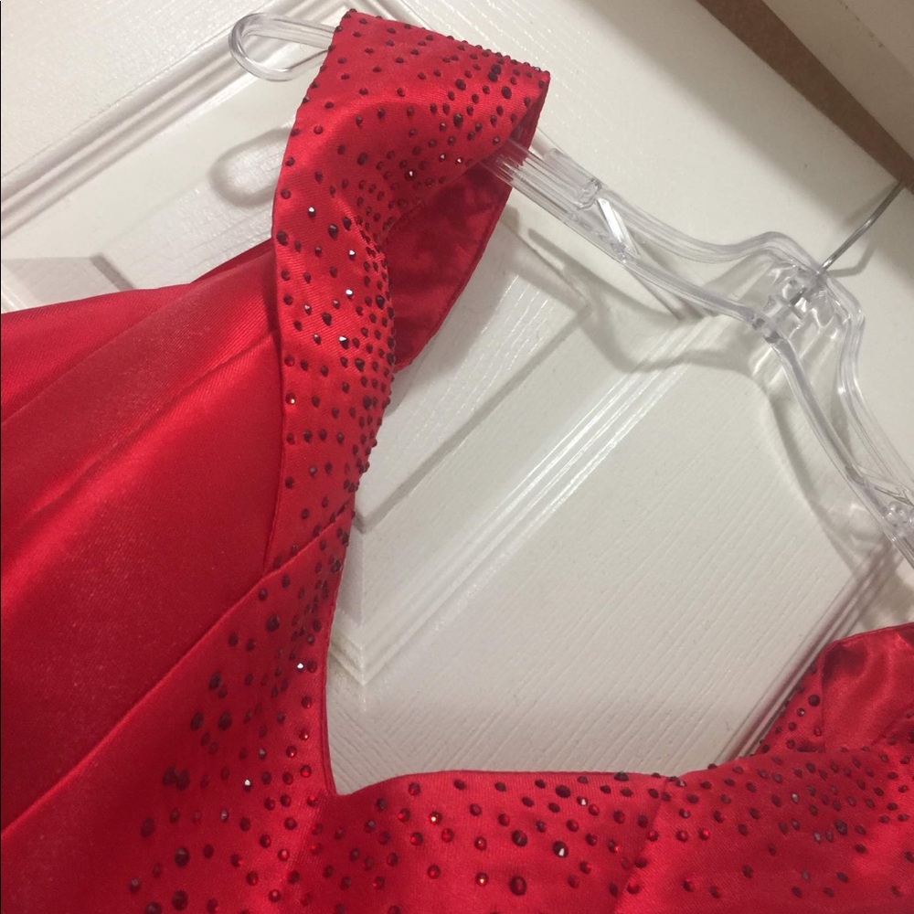 Red Prom Dress! - Picture 3 of 4